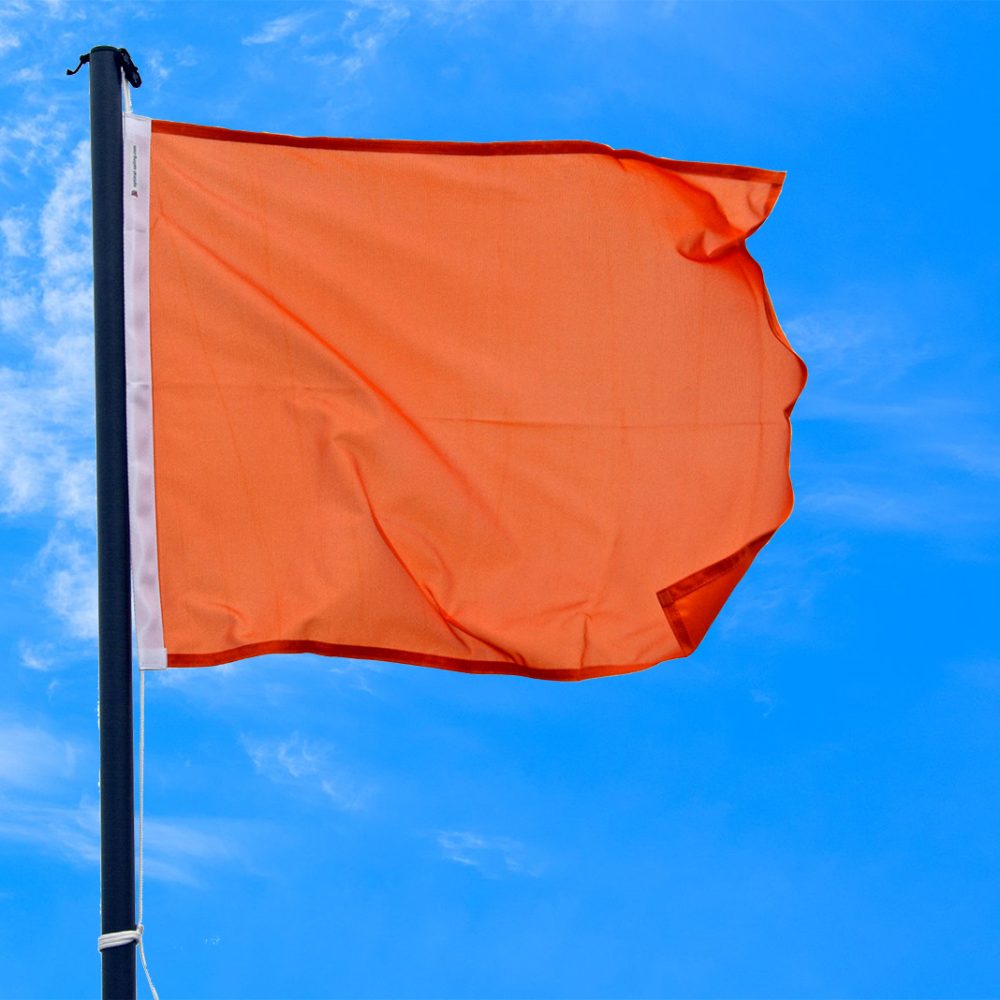 Flagge Orange Peilflagge Regattasegeln Startschiff Startlinie Signalflagge Vorbereitungssignal